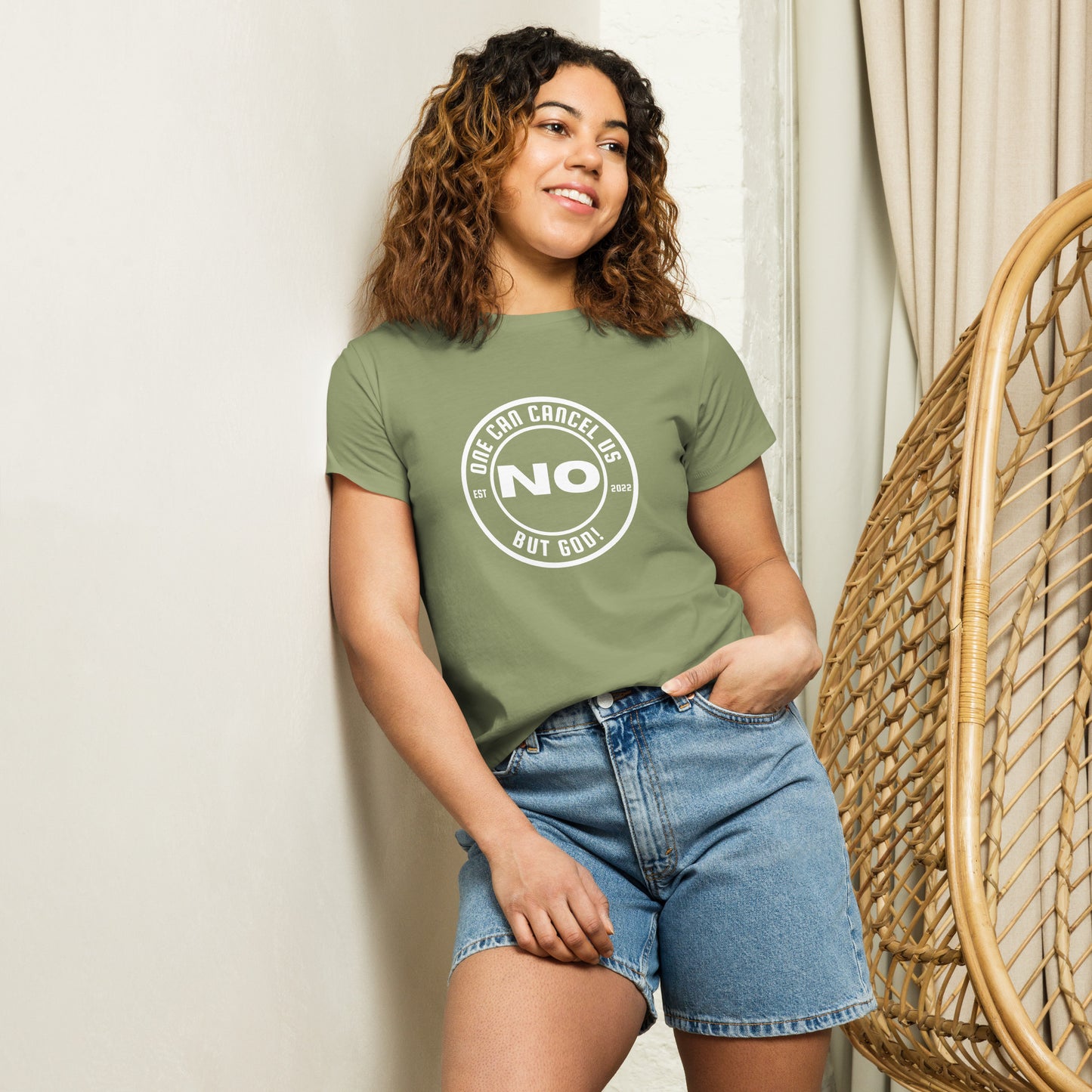 No One Women’s high-waisted t-shirt