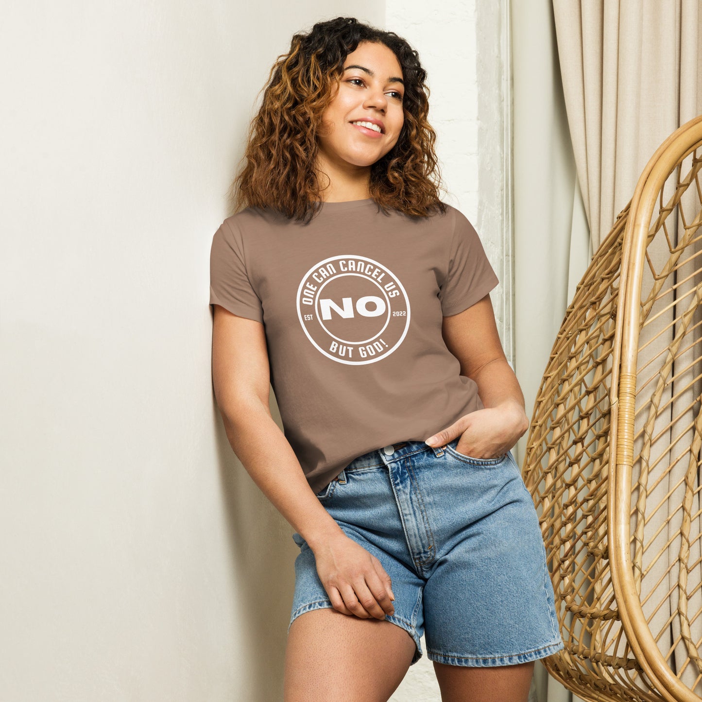 No One Women’s high-waisted t-shirt